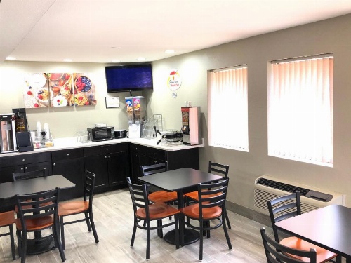 Super 8 by Wyndham Natchitoches image 20