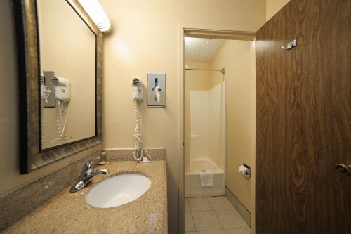 Super 8 by Wyndham Natchitoches image 22
