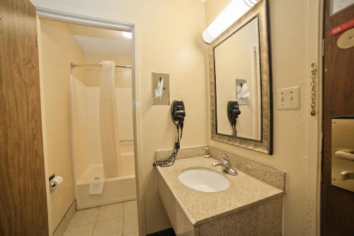 Super 8 by Wyndham Natchitoches image 23