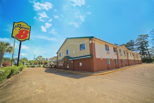 Super 8 by Wyndham Natchitoches image 24