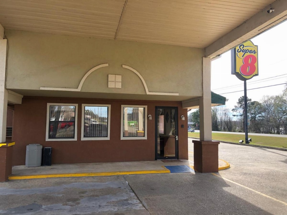 Super 8 by Wyndham Natchitoches Image 25