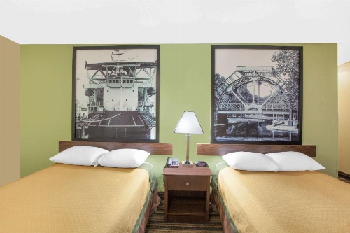 Super 8 by Wyndham Natchitoches image 35