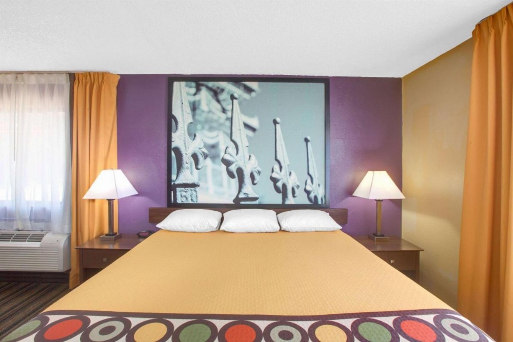 Super 8 by Wyndham Natchitoches Image 36