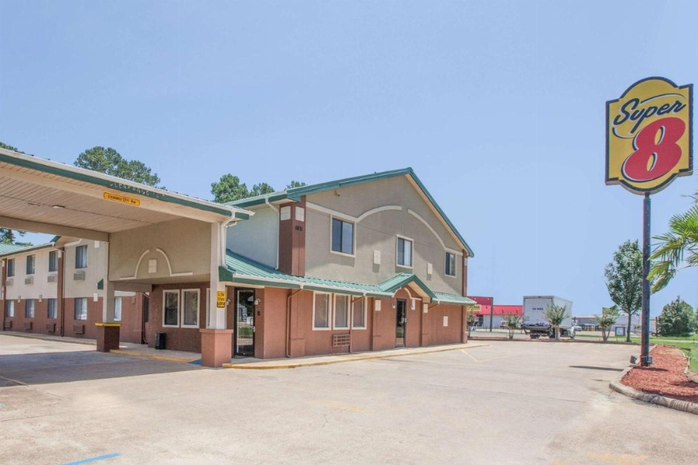 Super 8 by Wyndham Natchitoches Image 41