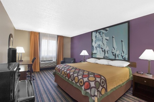 Super 8 by Wyndham Natchitoches image 7